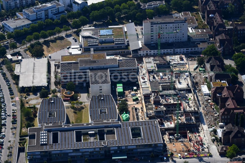 Karlsruhe from the bird's eye view: Construction site for a new extension to the hospital grounds Staedtisches Klinikum Karlsruhe on Moltkestrasse in Karlsruhe in the state Baden-Wurttemberg, Germany