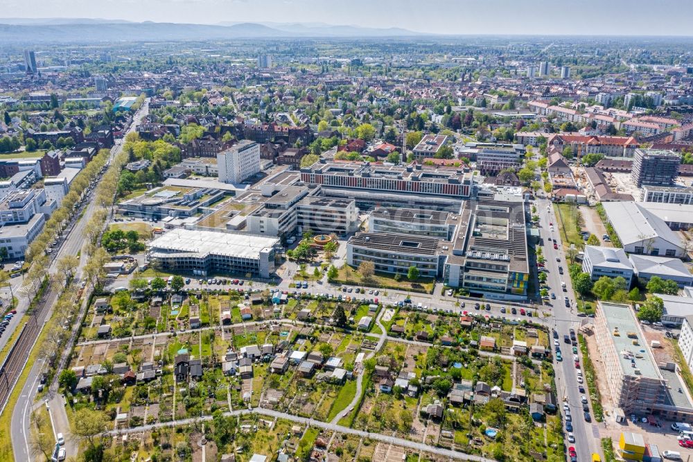 Karlsruhe from the bird's eye view: Hospital grounds Staedtisches Klinikum Karlsruhe on Moltkestrasse in Karlsruhe in the state Baden-Wurttemberg, Germany