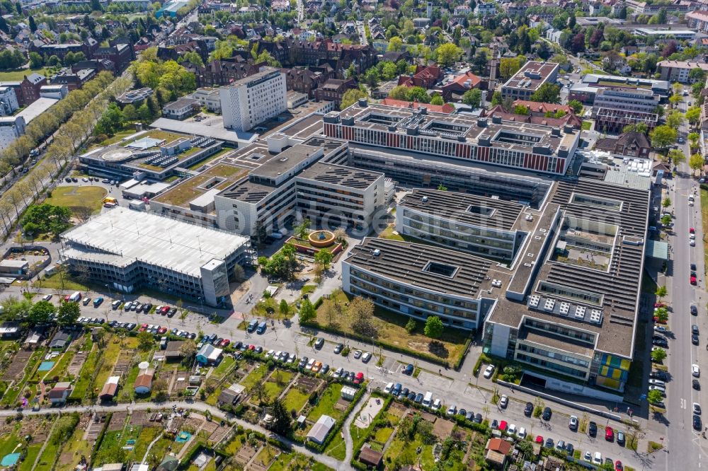 Aerial image Karlsruhe - Hospital grounds Staedtisches Klinikum Karlsruhe on Moltkestrasse in Karlsruhe in the state Baden-Wurttemberg, Germany