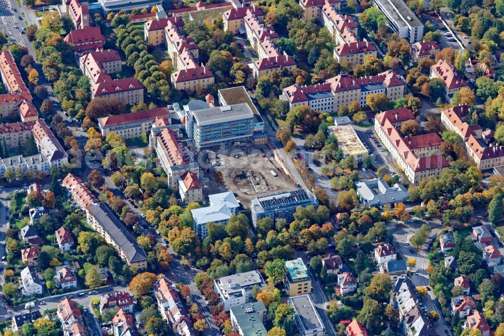 München from the bird's eye view: Construction site for a new extension to the hospital grounds Staedtisches Klinikum Muenchen GmbH in the district Schwabing-West in Munich in the state Bavaria, Germany