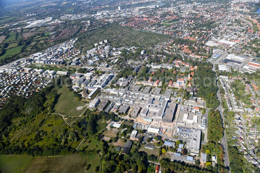 Aerial photograph Lübeck - Construction site for a new extension to the hospital grounds UKSH Universitaetsklinikum Schleswig-Holstein in the district St. Juergen in Luebeck in the state Schleswig-Holstein, Germany