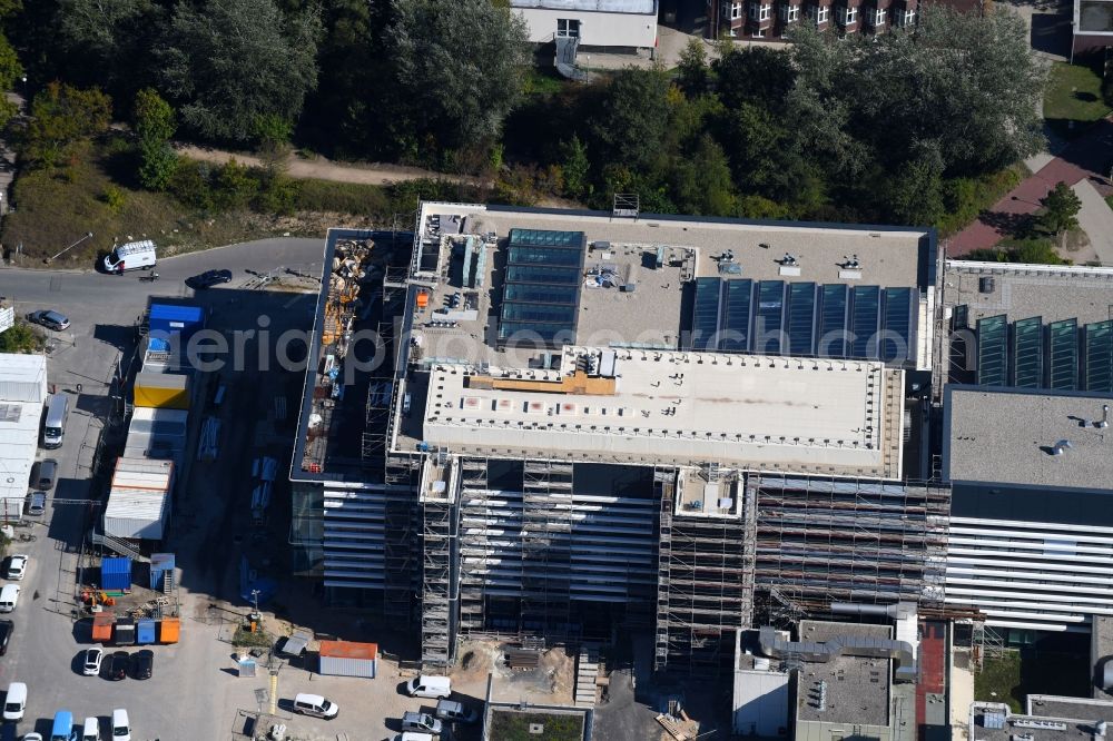 Lübeck from the bird's eye view: Construction site for a new extension to the hospital grounds UKSH Universitaetsklinikum Schleswig-Holstein in the district St. Juergen in Luebeck in the state Schleswig-Holstein, Germany