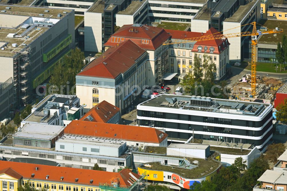 Aerial photograph Dresden - Construction site for a new extension to the hospital grounds Universitaetsklinikum Carl Gustav Carus on street Schubertstrasse in the district Johannstadt in Dresden in the state Saxony, Germany