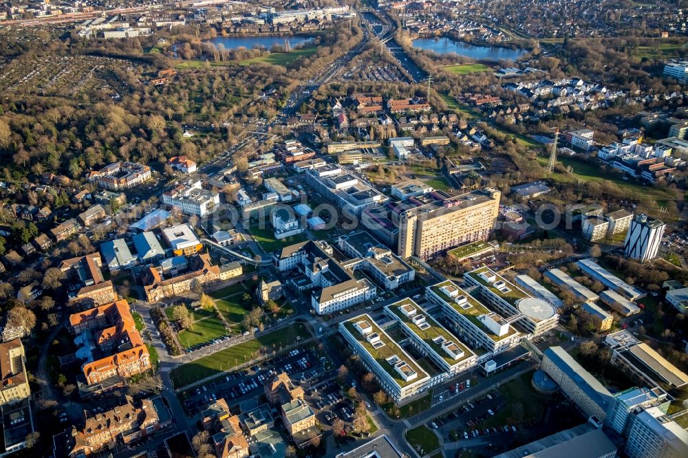 Düsseldorf from above - Construction site for a new extension to the hospital grounds Universitaetsklinikum Duesseldorf on Moorenstrasse in Duesseldorf in the state North Rhine-Westphalia, Germany