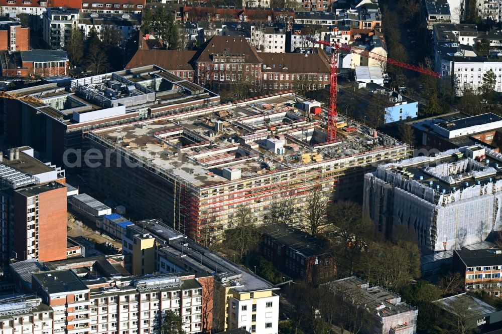 Aerial photograph Hamburg - Construction site for a new extension to the hospital grounds Universitaetsklinikum Hamburg-Eppendorf on Martinistrasse in the district Eppendorf in Hamburg, Germany