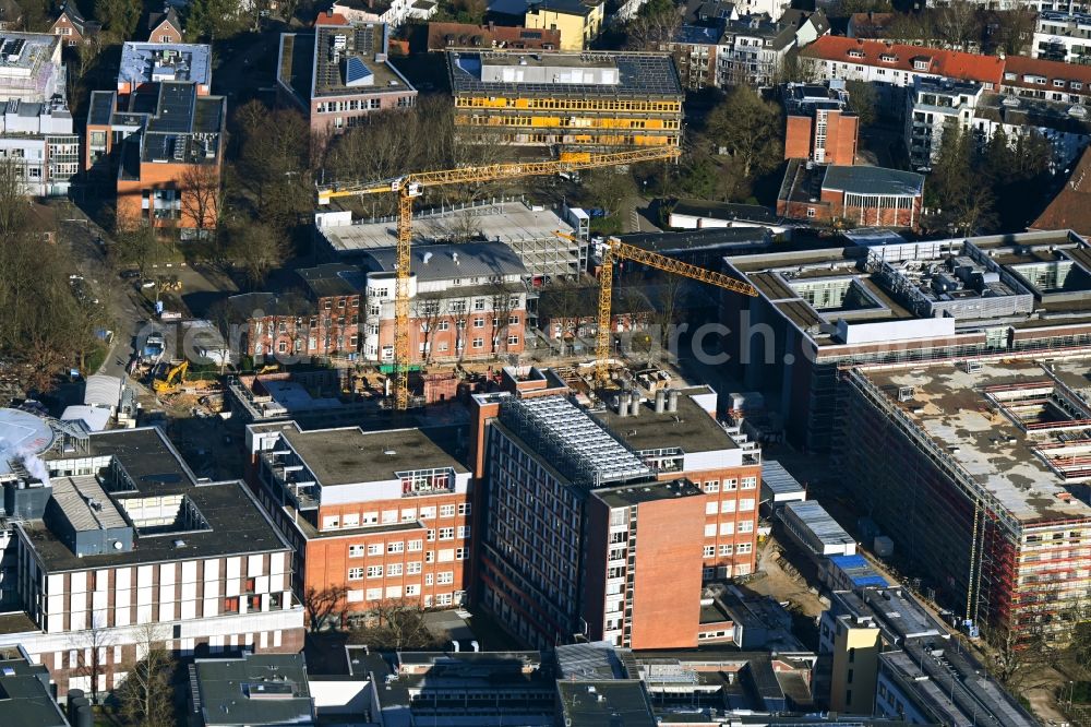 Hamburg from the bird's eye view: Construction site for a new extension to the hospital grounds Universitaetsklinikum Hamburg-Eppendorf on Martinistrasse in the district Eppendorf in Hamburg, Germany