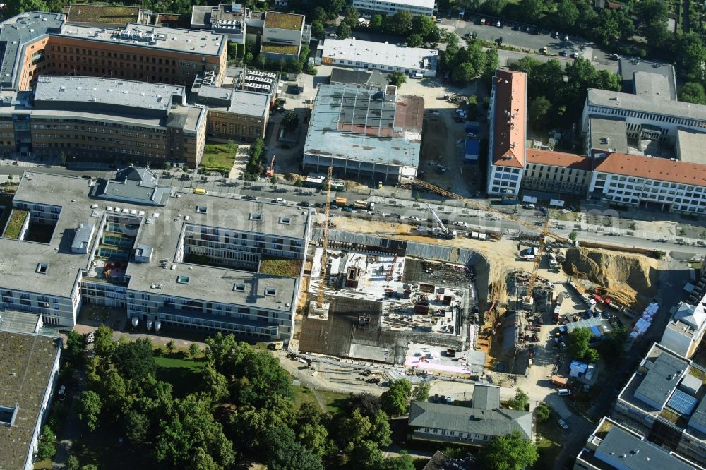 Aerial photograph Leipzig - Construction site for a new extension to the hospital grounds Universitaetsklinikum Leipzig on Liebigstrasse in Leipzig in the state Saxony