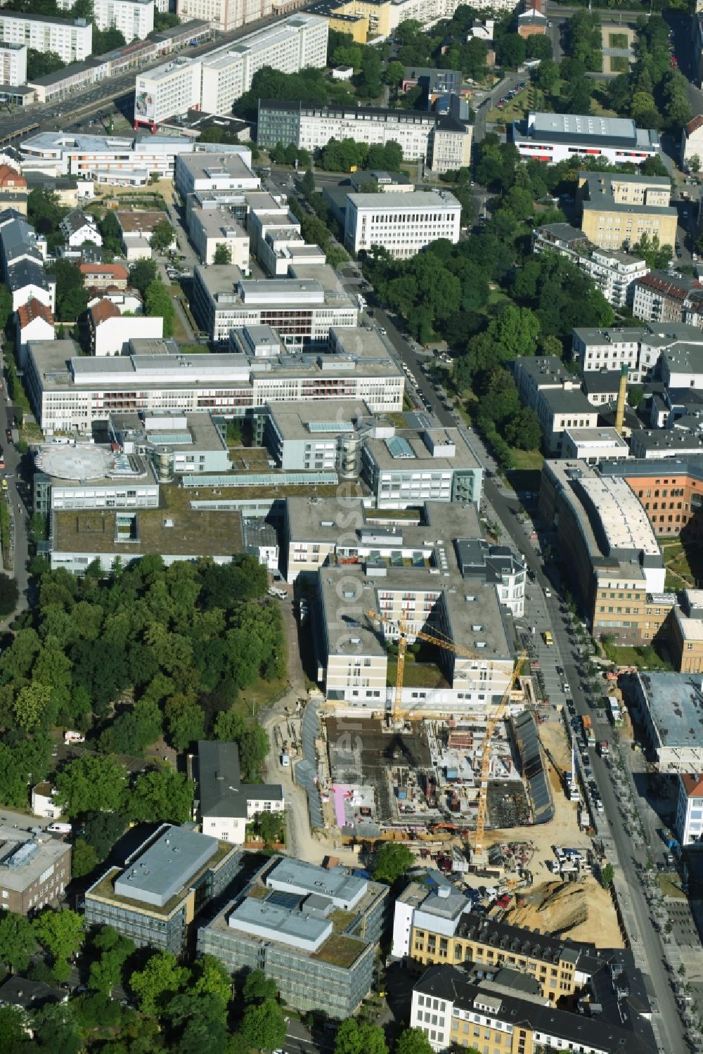 Leipzig from above - Construction site for a new extension to the hospital grounds Universitaetsklinikum Leipzig on Liebigstrasse in Leipzig in the state Saxony