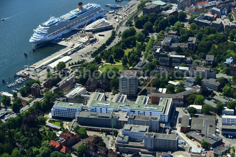 Aerial photograph Kiel - Construction site for a new extension to the hospital grounds Universitaetsklinikum Schleswig-Holstein in Kiel in the state Schleswig-Holstein, Germany