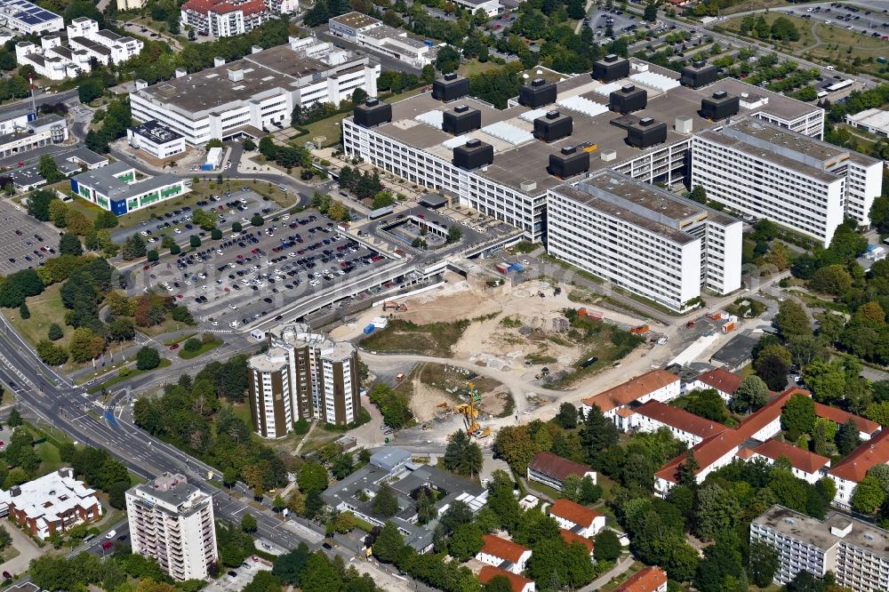 Göttingen from the bird's eye view: Construction site for a new extension to the hospital grounds Universitaetsklinikum UMG Goettingen in Goettingen in the state Lower Saxony, Germany