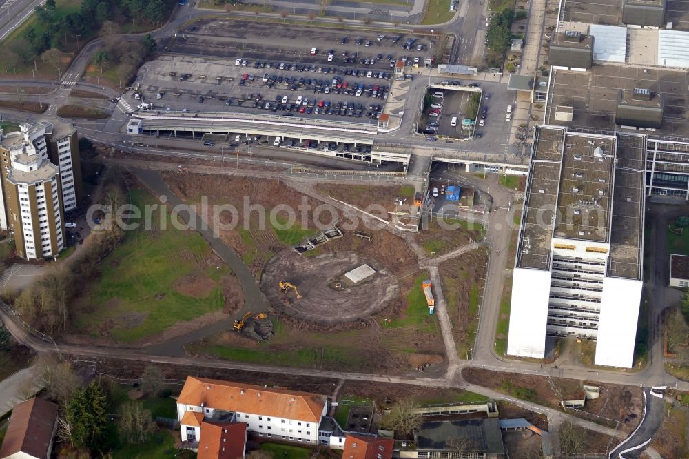 Göttingen from the bird's eye view: Construction site for a new extension to the hospital grounds Universitaetsmedizin (UMG) in Goettingen in the state Lower Saxony, Germany