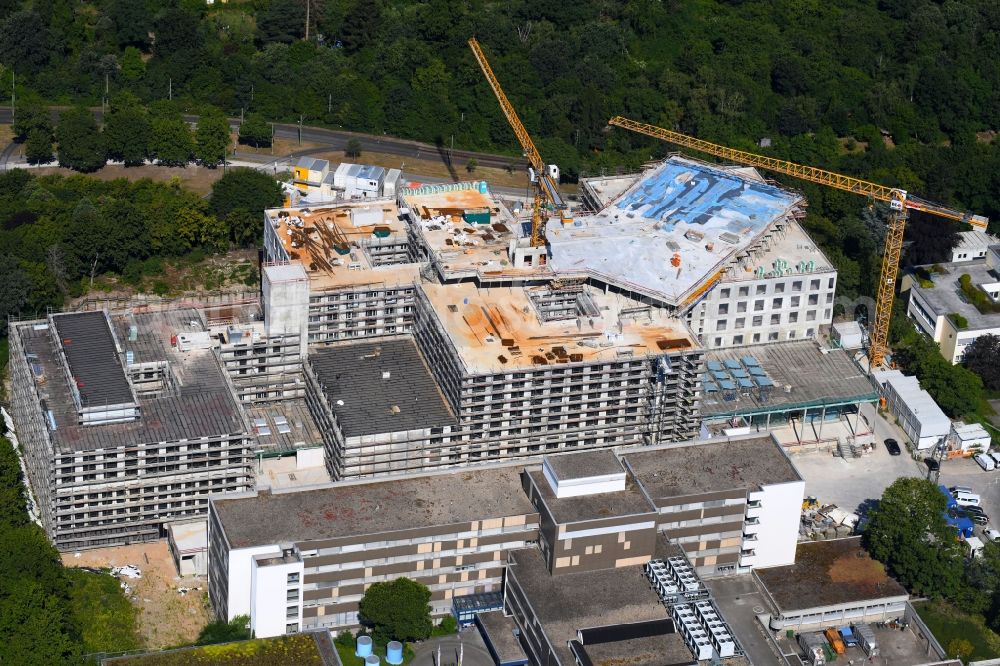 Karlsruhe from above - Construction site for a new extension to the hospital grounds St. Vincentius-Kliniken gAG on Steinhaeuserstrasse in the district Suedweststadt in Karlsruhe in the state Baden-Wurttemberg, Germany