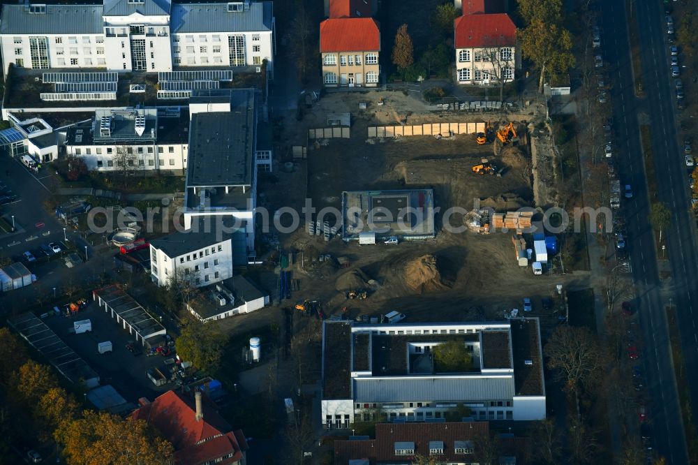 Aerial photograph Berlin - Construction site for a new extension to the hospital grounds Vivantes Auguste-Viktoria-Klinikum in the district Steglitz in Berlin, Germany