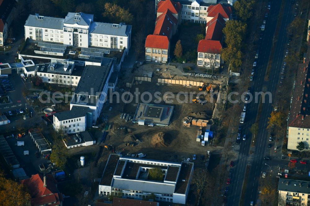 Berlin from above - Construction site for a new extension to the hospital grounds Vivantes Auguste-Viktoria-Klinikum in the district Steglitz in Berlin, Germany