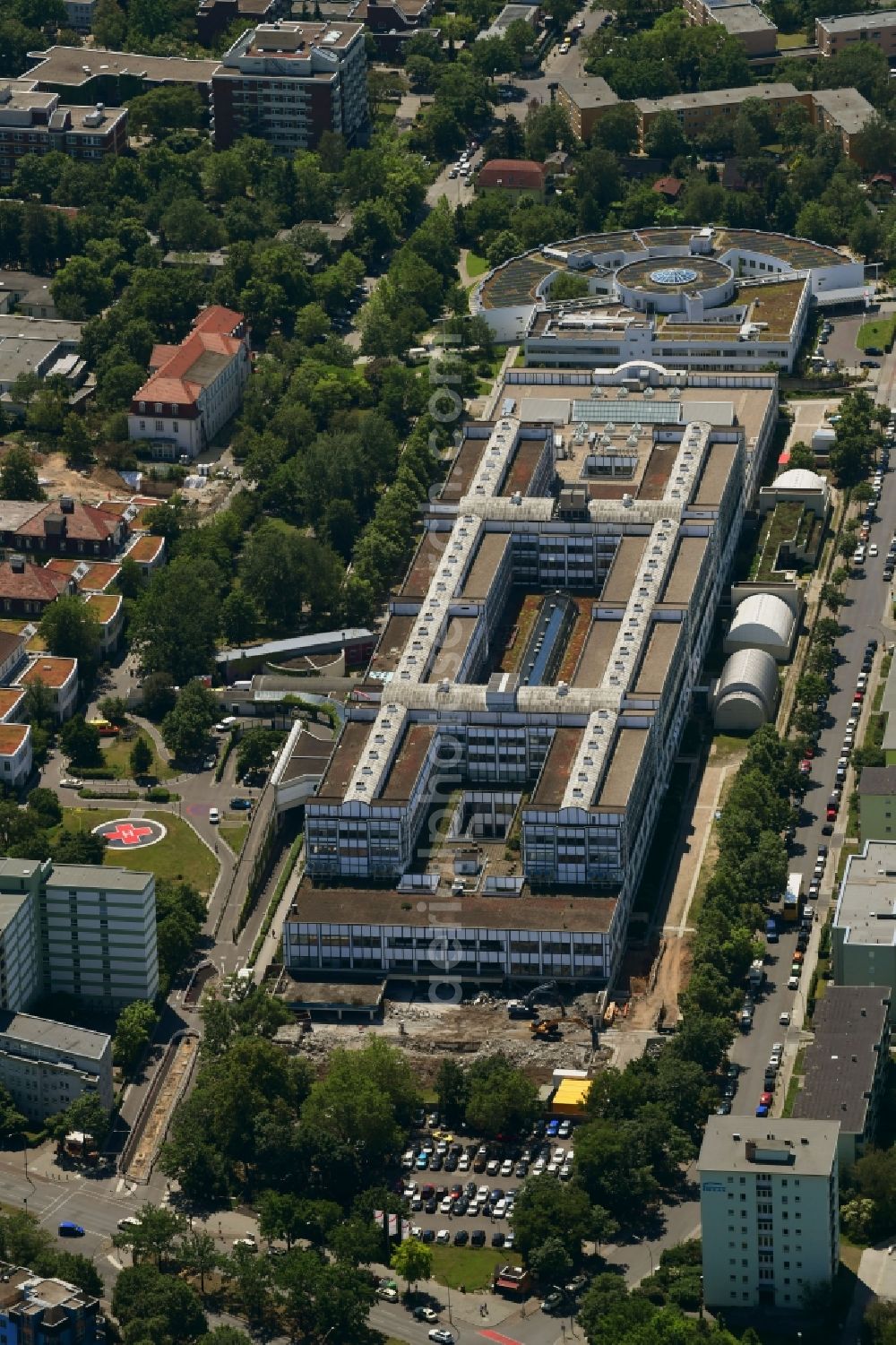 Berlin from the bird's eye view: Construction site for a new extension to the hospital grounds Vivantes Klinikum Neukoelln on Rudower street in the district Buckow in Berlin, Germany