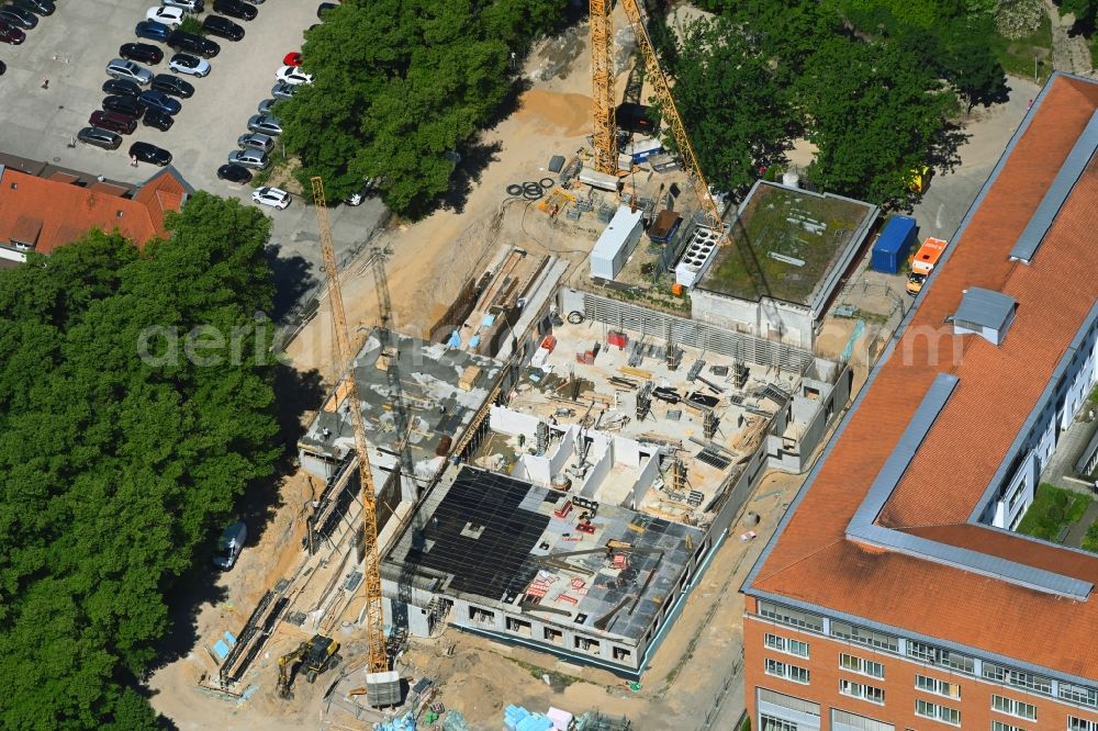 Berlin from above - Construction site for a new extension to the hospital grounds Park-Klinik Weissensee in the district Weissensee in Berlin, Germany