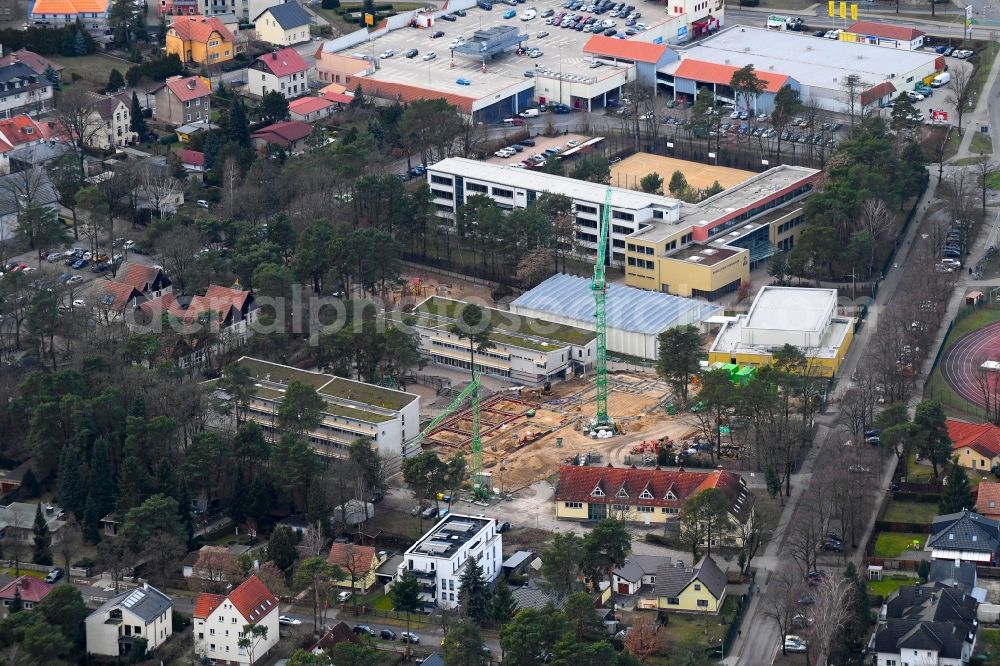 Hohen Neuendorf from above - Construction site for an extension to the school building of the Waldgrundschule Hohen Neuendorf in Hohen Neuendorf in the state of Brandenburg, Germany