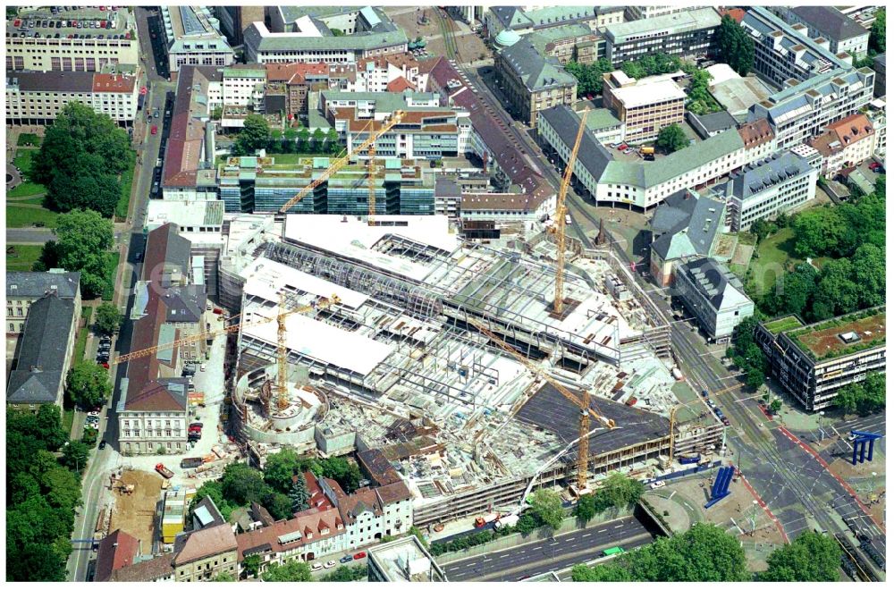 Karlsruhe from above - Construction site building of the shopping center Ettlinger Tor Karlsruhe an der Karl-Friedrich-Strasse in Karlsruhe in the state Baden-Wuerttemberg, Germany