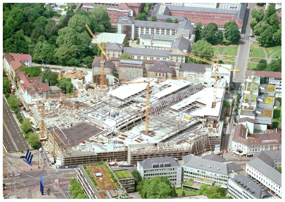 Aerial photograph Karlsruhe - Construction site building of the shopping center Ettlinger Tor Karlsruhe an der Karl-Friedrich-Strasse in Karlsruhe in the state Baden-Wuerttemberg, Germany