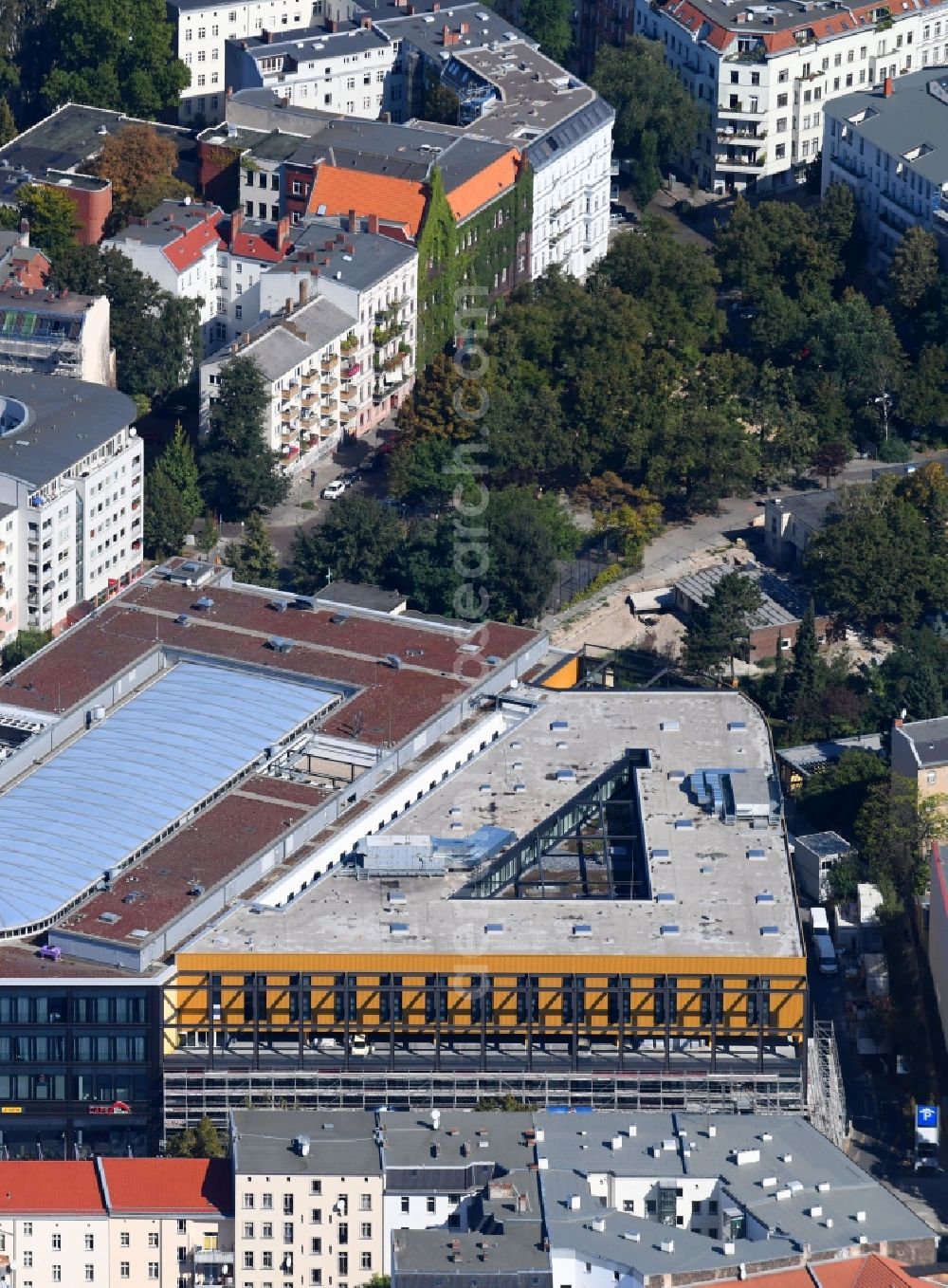 Aerial image Berlin - Building of the shopping center MOA Bogen on Birkenstrasse in Berlin, Germany