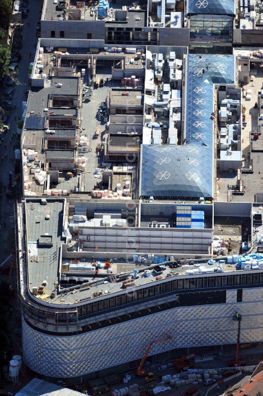 Aerial photograph Leipzig - View of construction site of the shopping center Hoefe am Bruehl in Leipzig in Saxony