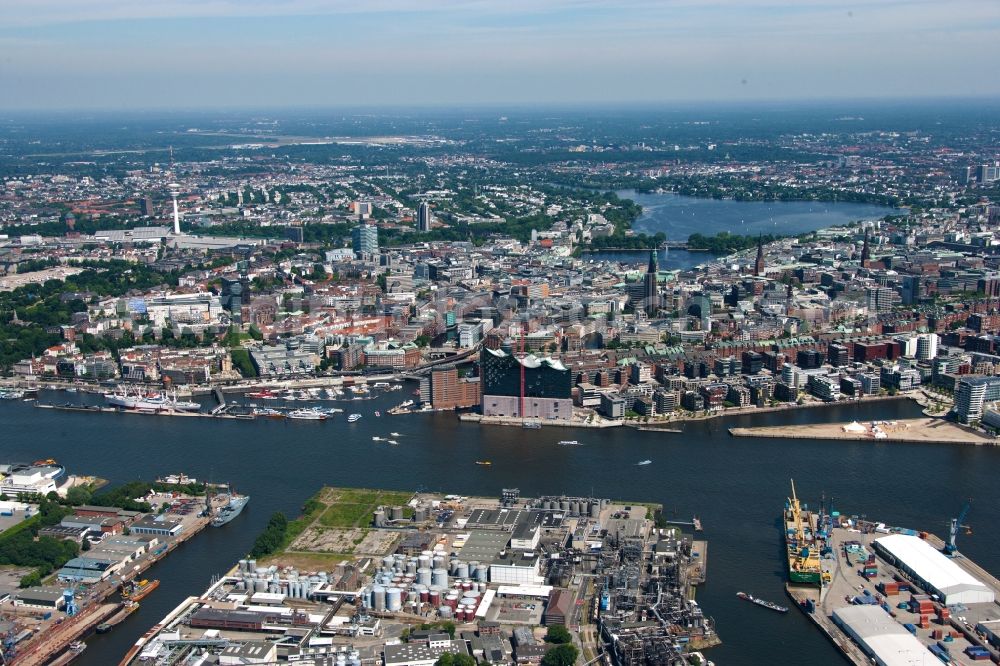 Aerial image Hamburg - The Elbe Philharmonic Hall on the river bank of the Elbe in Hamburg. The building in the district HafenCity is still in process of construction