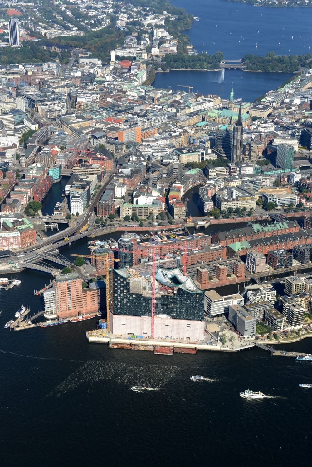 Aerial image Hamburg - The Elbe Philharmonic Hall on the river bank of the Elbe in Hamburg. The building in the district HafenCity is still in process of construction