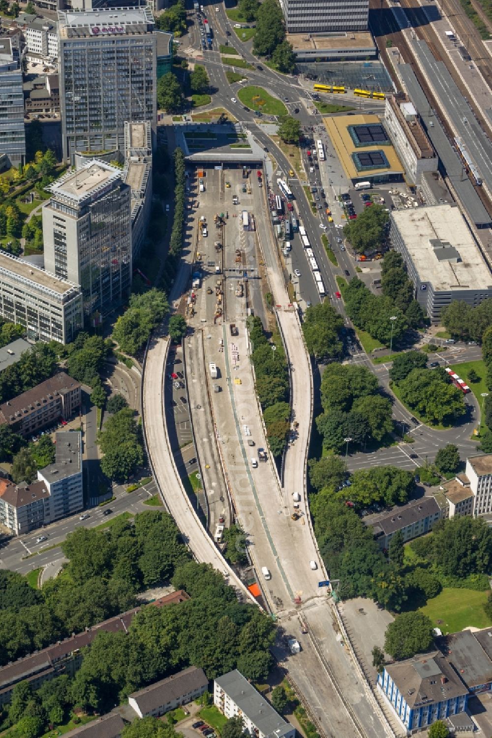 Essen from the bird's eye view: View of the construction side to motorway A40 in Essen in North Rhine-Westphalia