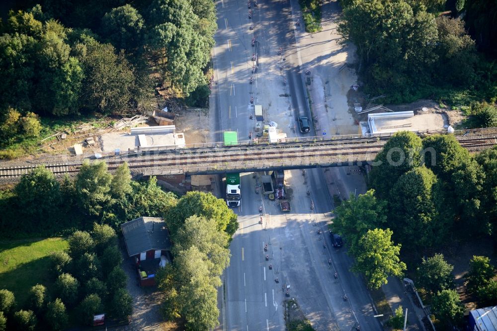 Hamburg from the bird's eye view: Construction of the replacement bridge Peutebahn in Hamburg-Mitte / Veddel. A project of the Hamburg Port Authority HPA