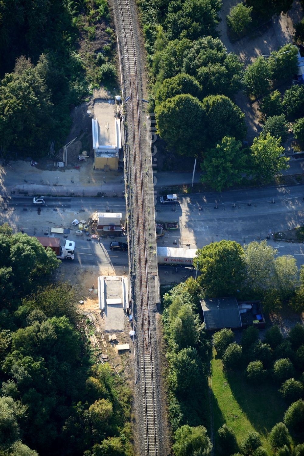 Aerial image Hamburg - Construction of the replacement bridge Peutebahn in Hamburg-Mitte / Veddel. A project of the Hamburg Port Authority HPA