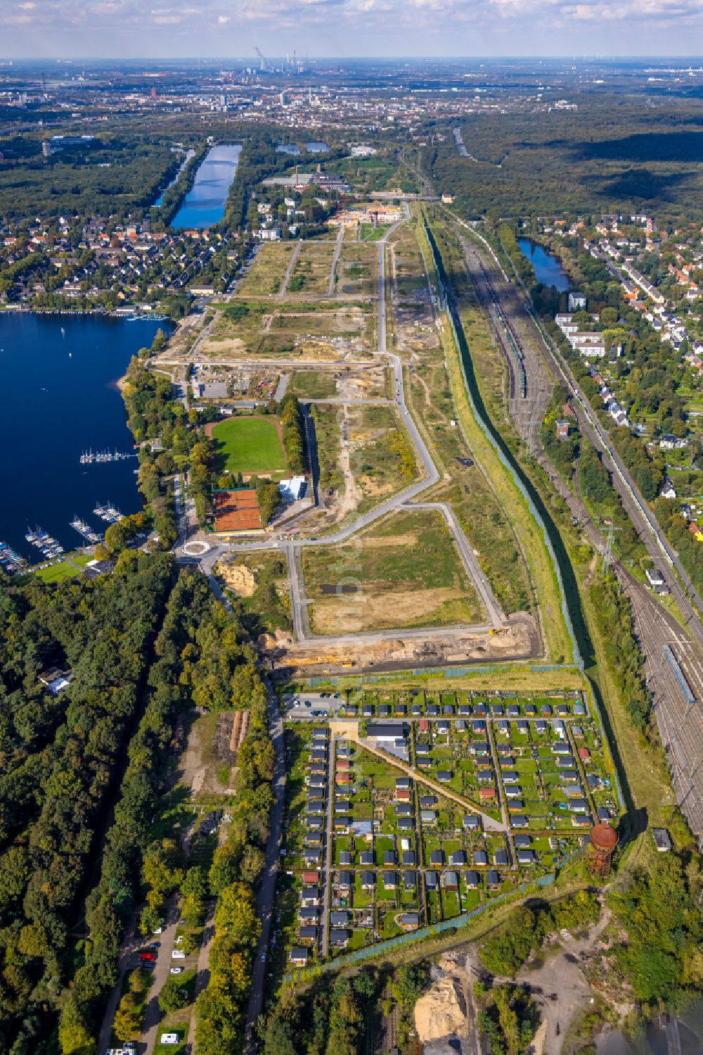 Duisburg from above - construction site with development works and embankments works in the development area of the 6-Seen-Platte on Masurenallee on Masurenallee in the district Wedau in Duisburg at Ruhrgebiet in the state North Rhine-Westphalia, Germany