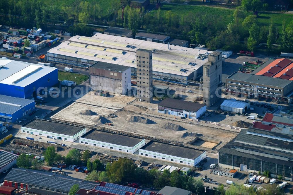 Berlin from above - Construction site with development works and embankments works on Gelaende of Dong Xuan Center on Reinhardsbrunner Strasse in the district Lichtenberg in Berlin, Germany