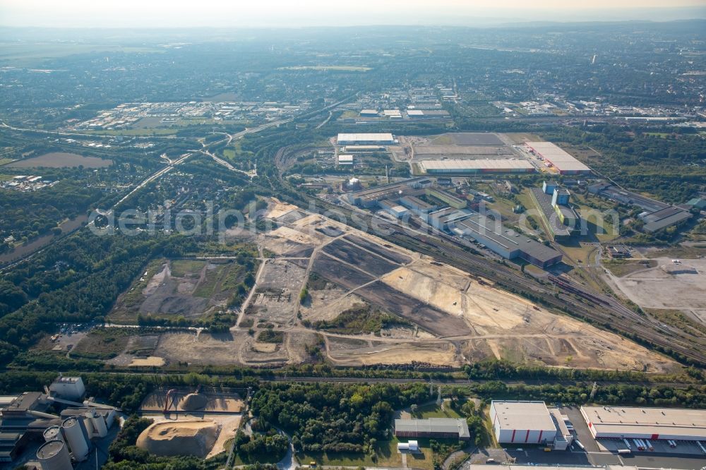 Dortmund from the bird's eye view: Construction site with development works and embankments works auf dem Gelaende des ehemaligen Hoeschgelaendes in Dortmund in the state North Rhine-Westphalia