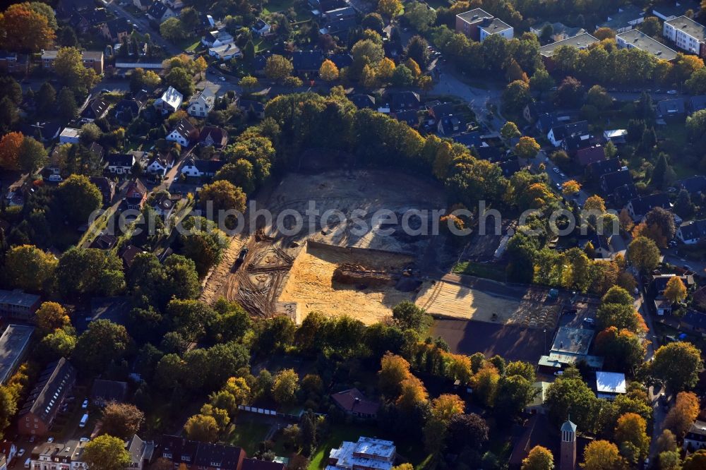 Hamburg from the bird's eye view: Construction site with development works and embankments works on Gelaende the formerly Sportplatzes on Flurstrasse in the district Altona in Hamburg, Germany