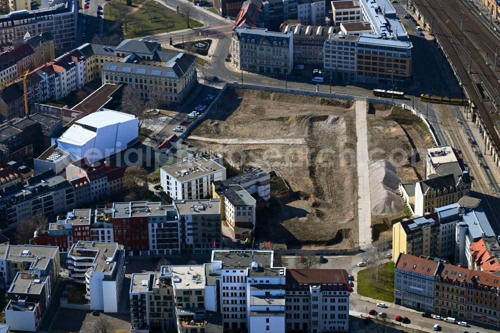 Dresden from the bird's eye view: Construction site with development and earthfill work for the new construction of a residential and business district between Koenneritzstrasse, Jahnstrasse, Schuetzengasse and Laurinstrasse in Dresden in the state Saxony, Germany