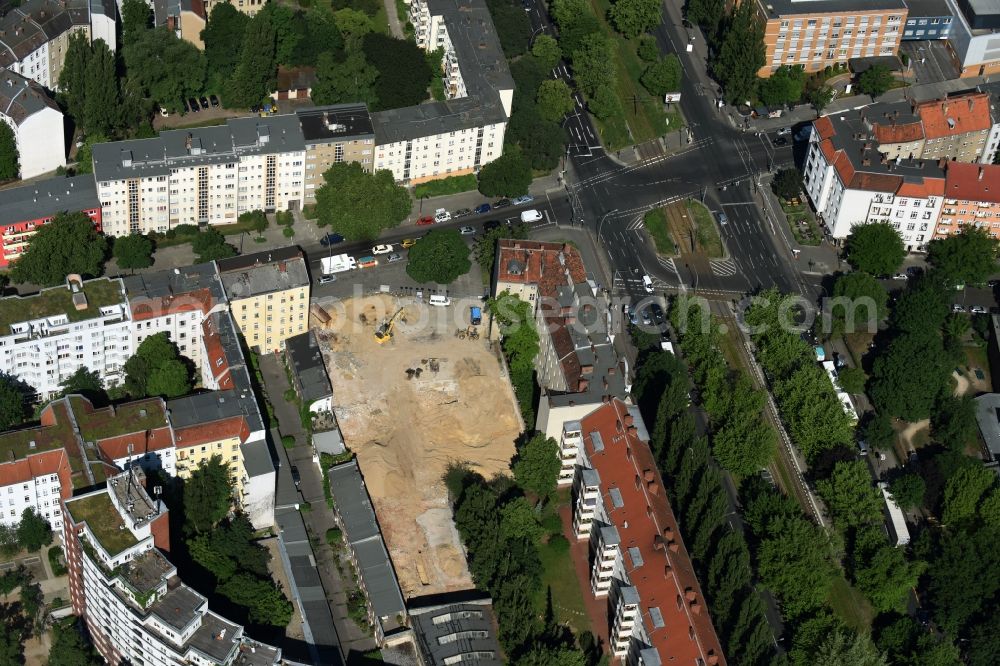 Berlin from the bird's eye view: Construction site at Koloniestrasse 11 in Wedding district of Berlin, Germany