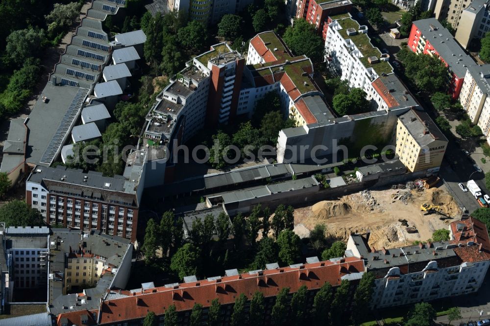 Berlin from the bird's eye view: Construction site at Koloniestrasse 11 in Wedding district of Berlin, Germany