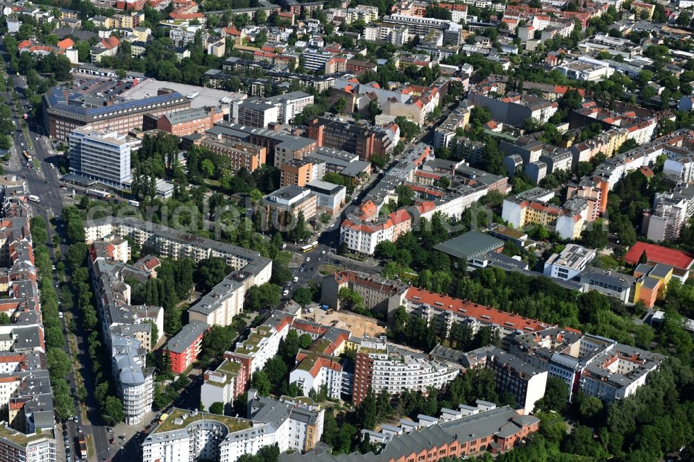 Berlin from the bird's eye view: Construction site at Koloniestrasse 11 in Wedding district of Berlin, Germany