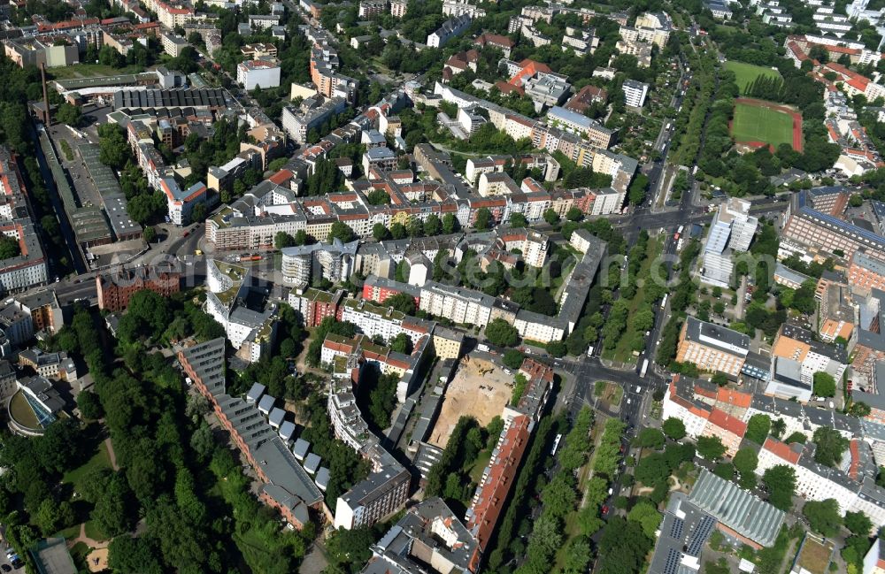 Berlin from the bird's eye view: Construction site at Koloniestrasse 11 in Wedding district of Berlin, Germany