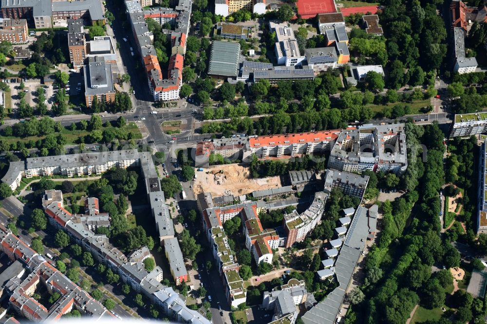 Berlin from the bird's eye view: Construction site at Koloniestrasse 11 in Wedding district of Berlin, Germany