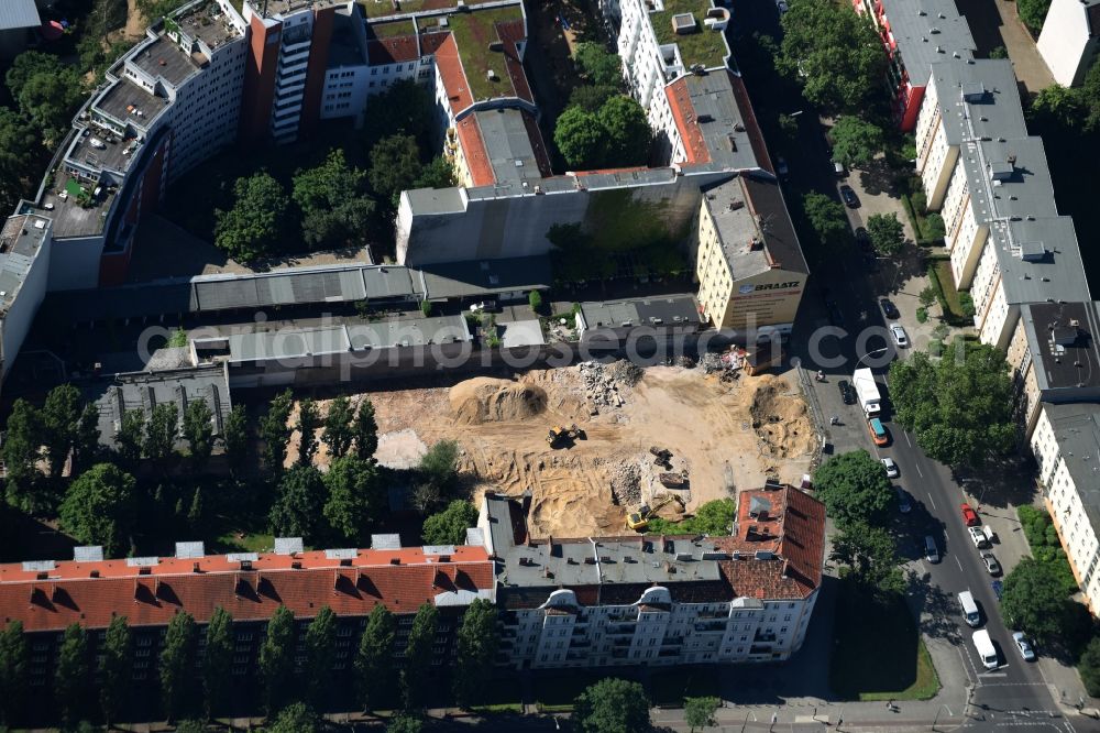 Berlin from the bird's eye view: Construction site at Koloniestrasse 11 in Wedding district of Berlin, Germany