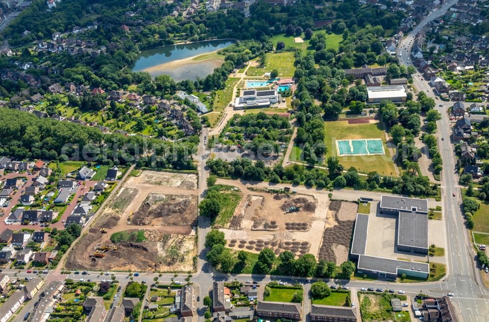 Aerial photograph Kamp-Lintfort - Construction site with development works and embankments works on Ligusterweg - Bertastrasse in the district Niersenbruch in Kamp-Lintfort in the state North Rhine-Westphalia, Germany