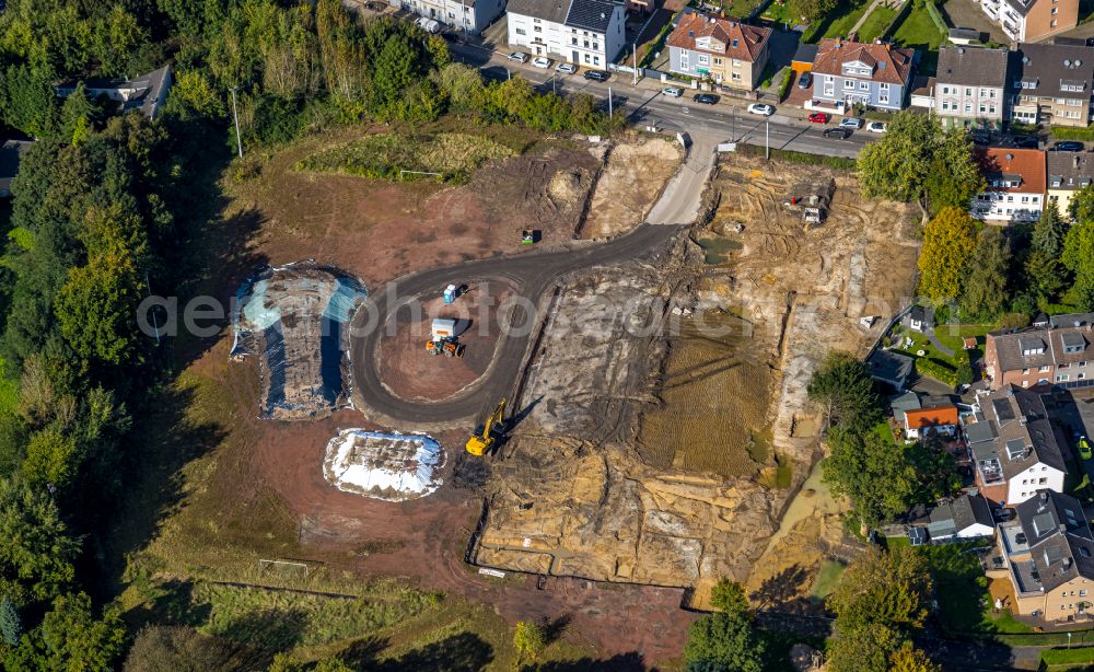 Aerial image Essen - Construction site with development works and embankments works for the new city quarter Quartier der Generationen with swimming pool - indoor swimming pool in the district Bochold in Essen at Ruhrgebiet in the state North Rhine-Westphalia, Germany