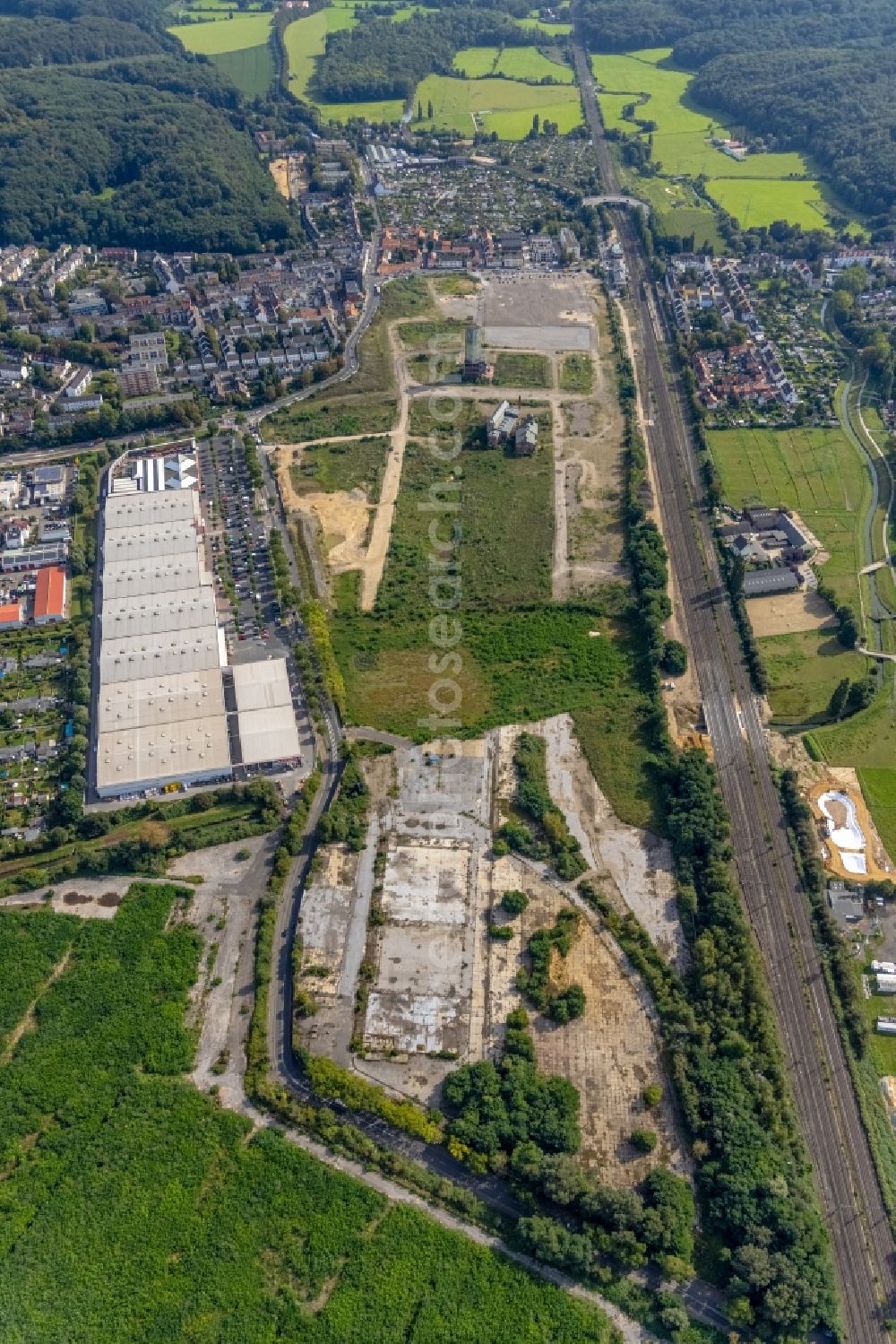 Aerial photograph Düsseldorf - Construction site with development works and embankments works zum Neubau of Glasmacherviertel along the Torfbruchstrasse - Nach den Maureskoethen in Duesseldorf at Ruhrgebiet in the state North Rhine-Westphalia, Germany