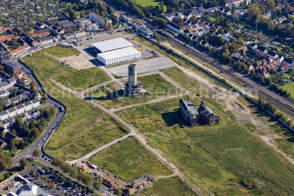 Aerial photograph Düsseldorf - Construction site with development and earth filling work for the new building of the Glasmacherviertel along Torfbruchstrasse - Nach den Maureskoethen in Duesseldorf in the Ruhr area in the federal state of North Rhine-Westphalia, Germany