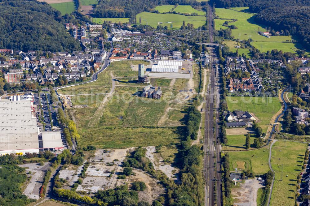 Düsseldorf from the bird's eye view: Construction site with development and earth filling work for the new building of the Glasmacherviertel along Torfbruchstrasse - Nach den Maureskoethen in Duesseldorf in the Ruhr area in the federal state of North Rhine-Westphalia, Germany