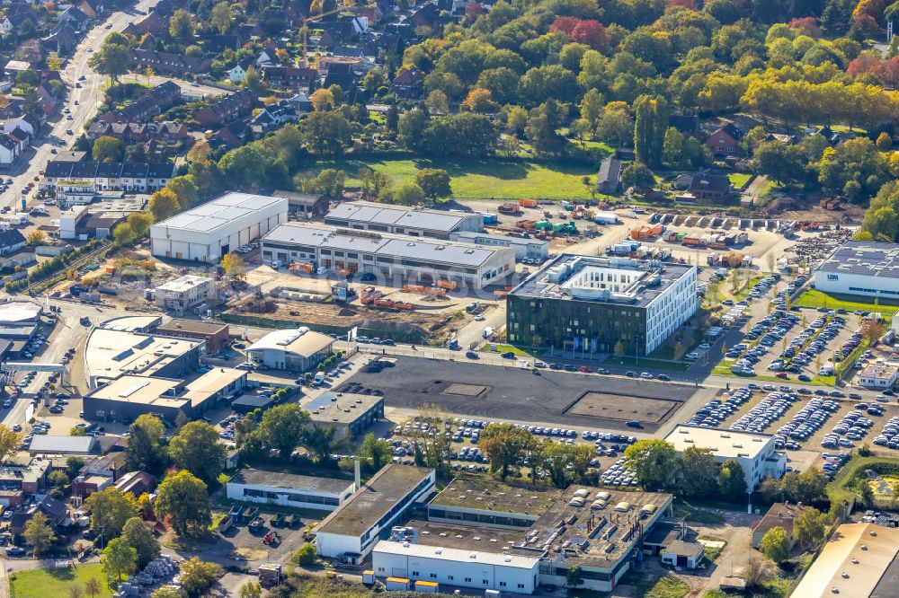 Moers from above - Construction site with development works and embankments works zum Neubau eines Kreislaufwirtschaftshofes in Moers in the state North Rhine-Westphalia, Germany