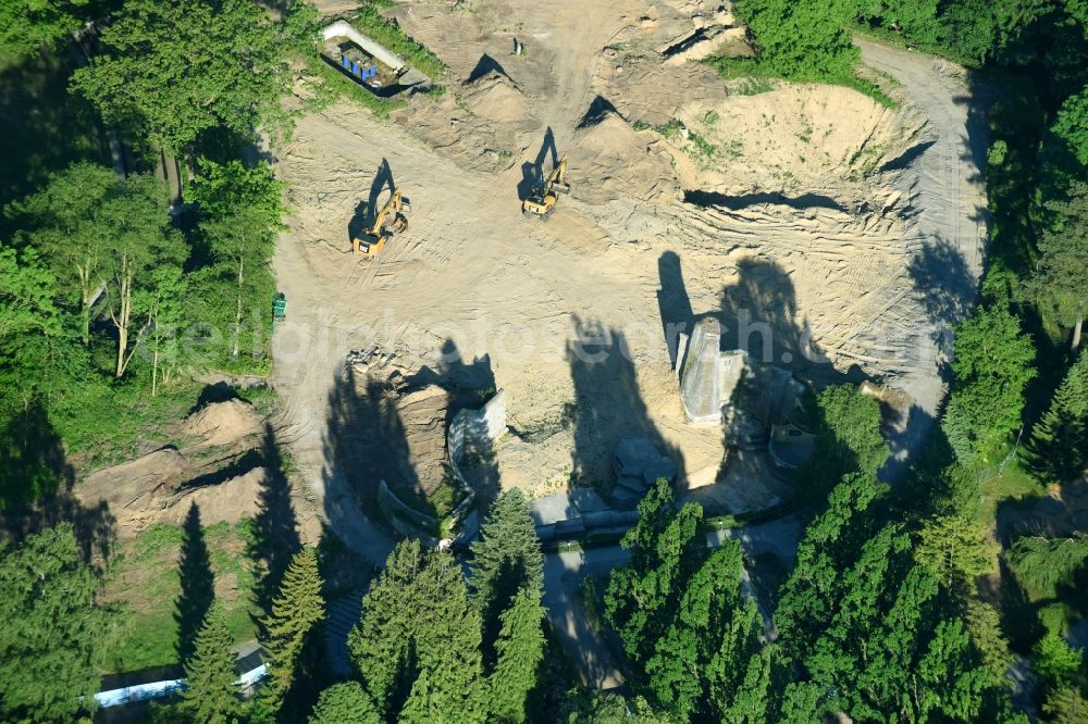 Aerial photograph Rostock - Construction site with development and earthworks work for the new Polarium of the Zoo Rostock in Rostock in the state of Mecklenburg - Vorpommern, Germany. Construction work is being carried out by Rostock company BMR Tiefbau GmbH