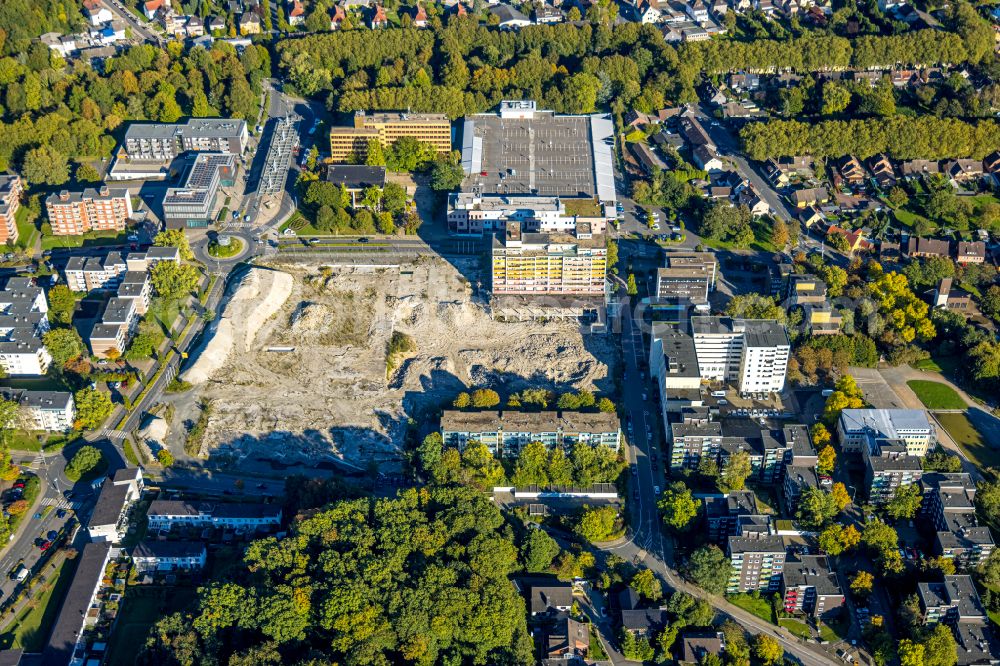 Bergkamen from the bird's eye view: Construction site with development works and embankments works between Gedaechtnisstrasse, Hubert-Biernat-Strasse and Toeddinghauser Strasse in the district Weddinghofen in Bergkamen in the state North Rhine-Westphalia, Germany