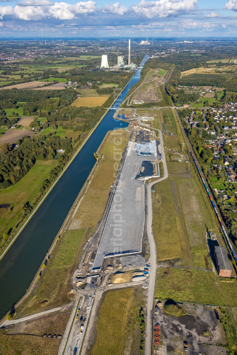 Aerial photograph Bergkamen - Construction site with development, foundation, earth and landfill works Wasserstadt Aden in Bergkamen in the state North Rhine-Westphalia, Germany